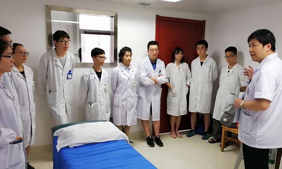 臨床醫(yī)學專業(yè)學什么？好學么？